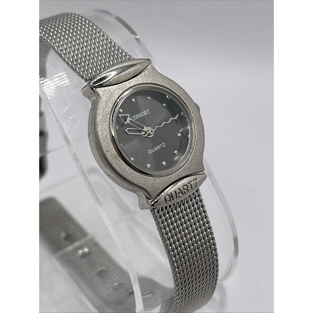 Vintage Consort Women's Watch Silver 23mm Dial Mesh Metal Band- New‎ Battery